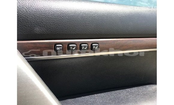 Buy Import Toyota Land Cruiser White Car in Import - Dubai in Bumthang Buy Import Toyota Land Cruiser White Car in Import - Dubai in Bumthang