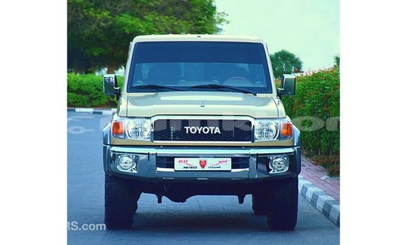 Buy Import Toyota Land Cruiser Beige Car in Import - Dubai in Bumthang Buy Import Toyota Land Cruiser Beige Car in Import - Dubai in Bumthang
