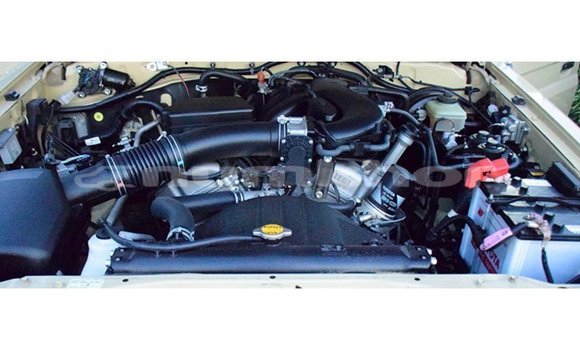 Buy Import Toyota Land Cruiser Beige Car in Import - Dubai in Bumthang Buy Import Toyota Land Cruiser Beige Car in Import - Dubai in Bumthang