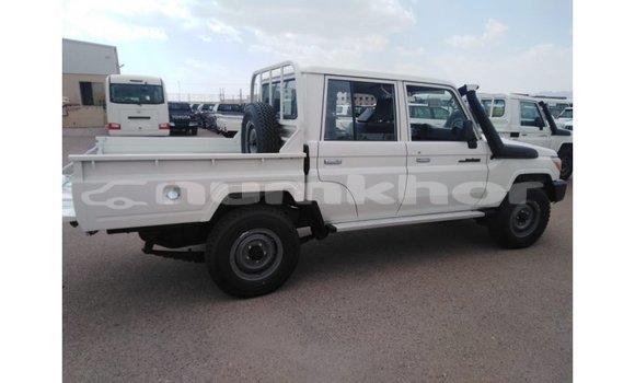 Buy Import Toyota Land Cruiser White Car in Import - Dubai in Bumthang Buy Import Toyota Land Cruiser White Car in Import - Dubai in Bumthang