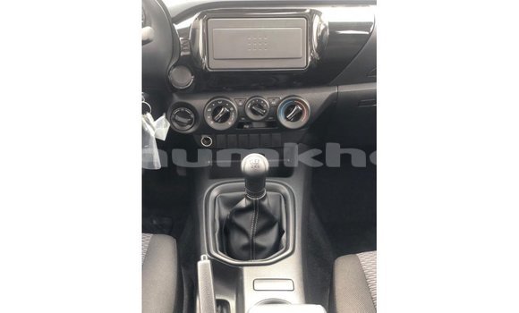 Buy Import Toyota Hilux White Car in Import - Dubai in Bumthang Buy Import Toyota Hilux White Car in Import - Dubai in Bumthang