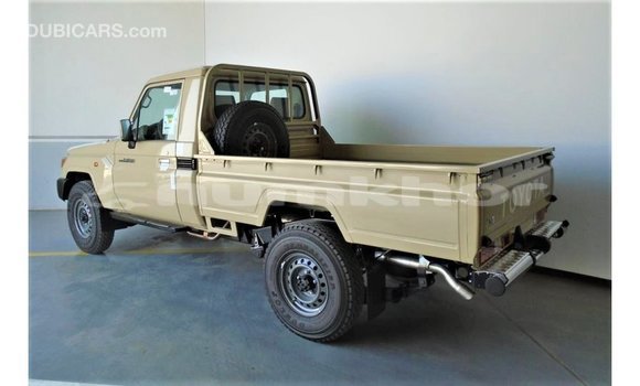 Buy Import Toyota Land Cruiser Beige Car in Import - Dubai in Bumthang Buy Import Toyota Land Cruiser Beige Car in Import - Dubai in Bumthang