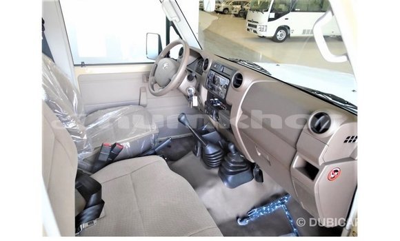 Buy Import Toyota Land Cruiser Beige Car in Import - Dubai in Bumthang Buy Import Toyota Land Cruiser Beige Car in Import - Dubai in Bumthang