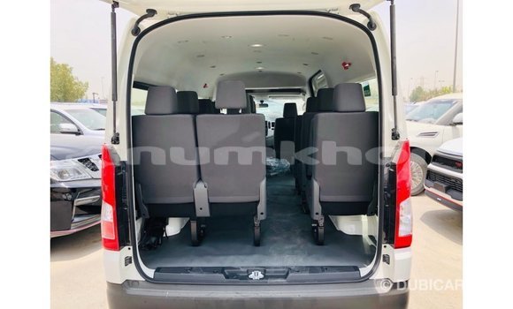 Buy Import Toyota Hiace White Car in Import - Dubai in Bumthang Buy Import Toyota Hiace White Car in Import - Dubai in Bumthang