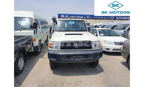 Buy Import Toyota Land Cruiser White Car in Import - Dubai in Bumthang Buy Import Toyota Land Cruiser White Car in Import - Dubai in Bumthang