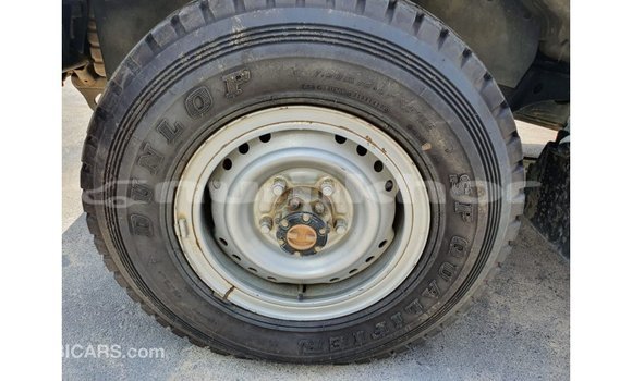 Buy Import Toyota Land Cruiser White Car in Import - Dubai in Bumthang Buy Import Toyota Land Cruiser White Car in Import - Dubai in Bumthang