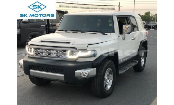 Buy Import Toyota FJ Cruiser White Car in Import - Dubai in Bumthang Buy Import Toyota FJ Cruiser White Car in Import - Dubai in Bumthang