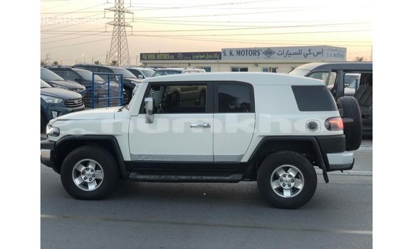 Buy Import Toyota FJ Cruiser White Car in Import - Dubai in Bumthang Buy Import Toyota FJ Cruiser White Car in Import - Dubai in Bumthang