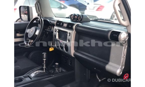 Buy Import Toyota FJ Cruiser White Car in Import - Dubai in Bumthang Buy Import Toyota FJ Cruiser White Car in Import - Dubai in Bumthang
