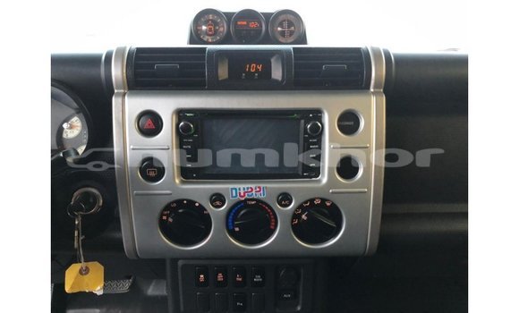 Buy Import Toyota FJ Cruiser White Car in Import - Dubai in Bumthang Buy Import Toyota FJ Cruiser White Car in Import - Dubai in Bumthang