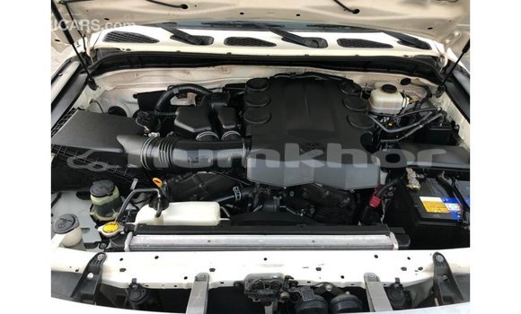 Buy Import Toyota FJ Cruiser White Car in Import - Dubai in Bumthang Buy Import Toyota FJ Cruiser White Car in Import - Dubai in Bumthang