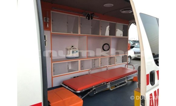 Buy Import Toyota Hiace White Car in Import - Dubai in Bumthang Buy Import Toyota Hiace White Car in Import - Dubai in Bumthang