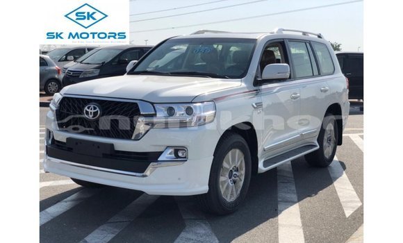 Buy Import Toyota Land Cruiser White Car in Import - Dubai in Bumthang