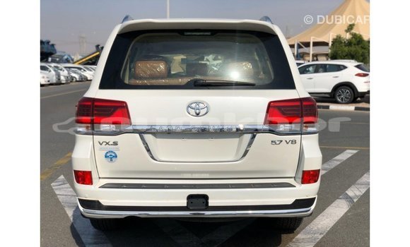 Buy Import Toyota Land Cruiser White Car in Import - Dubai in Bumthang Buy Import Toyota Land Cruiser White Car in Import - Dubai in Bumthang