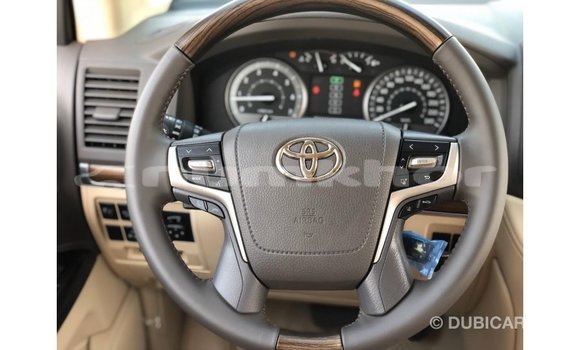 Buy Import Toyota Land Cruiser White Car in Import - Dubai in Bumthang Buy Import Toyota Land Cruiser White Car in Import - Dubai in Bumthang