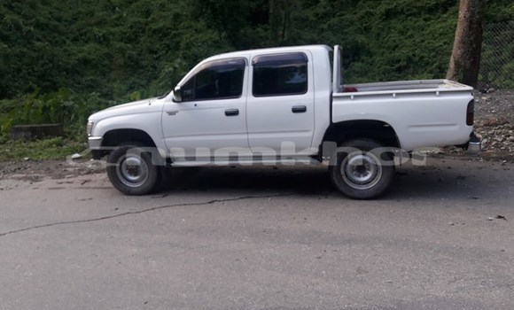 Buy Used Toyota Hilux White Car in Thimphu in Timphu Buy Used Toyota Hilux White Car in Thimphu in Timphu