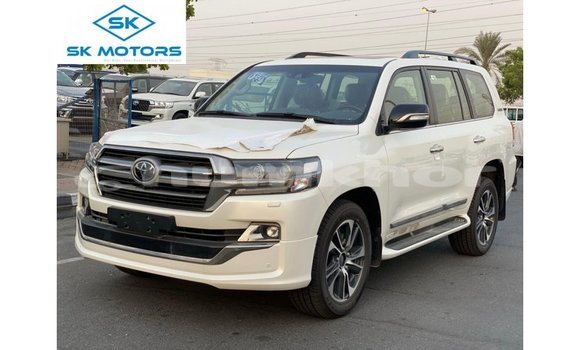 Buy Import Toyota Land Cruiser White Car in Import - Dubai in Bumthang Buy Import Toyota Land Cruiser White Car in Import - Dubai in Bumthang