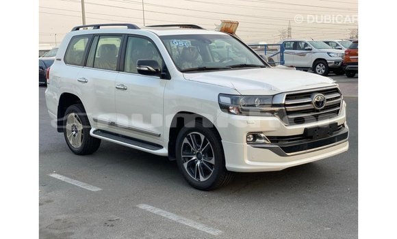 Buy Import Toyota Land Cruiser White Car in Import - Dubai in Bumthang Buy Import Toyota Land Cruiser White Car in Import - Dubai in Bumthang