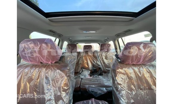 Buy Import Toyota Land Cruiser White Car in Import - Dubai in Bumthang Buy Import Toyota Land Cruiser White Car in Import - Dubai in Bumthang