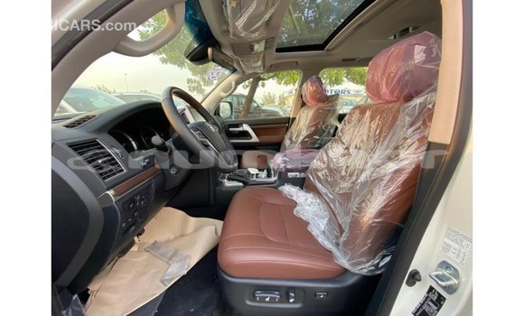 Buy Import Toyota Land Cruiser White Car in Import - Dubai in Bumthang Buy Import Toyota Land Cruiser White Car in Import - Dubai in Bumthang