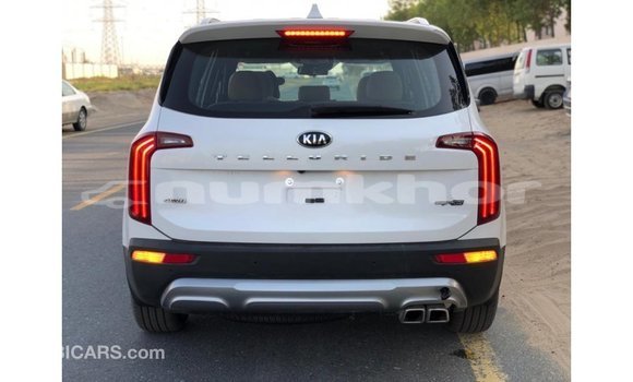Buy Import Kia Carens White Car in Import - Dubai in Bumthang Buy Import Kia Carens White Car in Import - Dubai in Bumthang