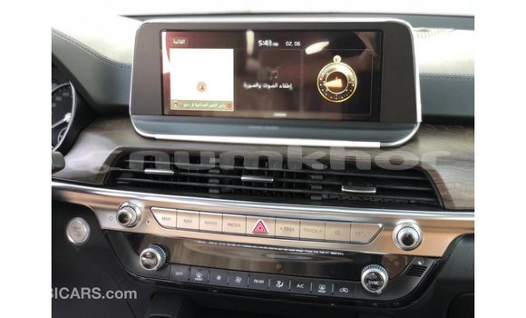 Buy Import Kia Carens White Car in Import - Dubai in Bumthang Buy Import Kia Carens White Car in Import - Dubai in Bumthang