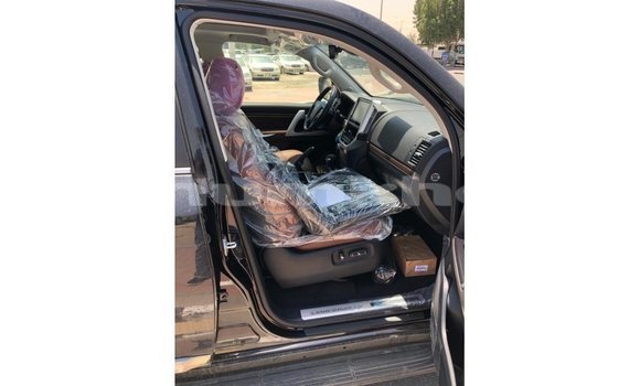 Buy Import Toyota Land Cruiser Black Car in Import - Dubai in Bumthang Buy Import Toyota Land Cruiser Black Car in Import - Dubai in Bumthang