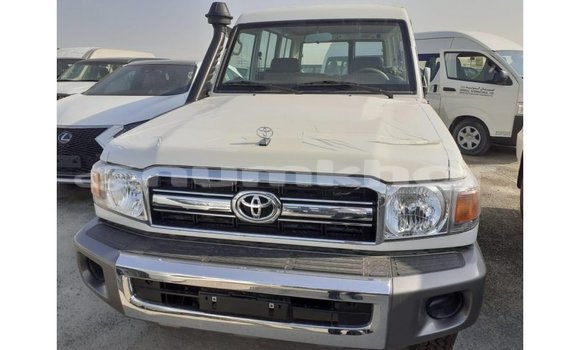 Buy Import Toyota Land Cruiser White Car in Import - Dubai in Bumthang Buy Import Toyota Land Cruiser White Car in Import - Dubai in Bumthang