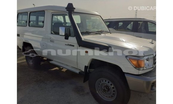 Buy Import Toyota Land Cruiser White Car in Import - Dubai in Bumthang Buy Import Toyota Land Cruiser White Car in Import - Dubai in Bumthang