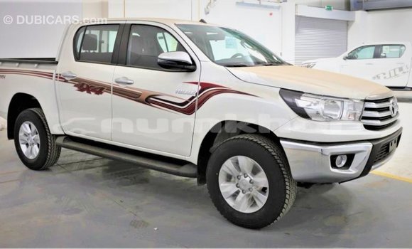 Buy Import Toyota Hilux White Car in Import - Dubai in Bumthang Buy Import Toyota Hilux White Car in Import - Dubai in Bumthang