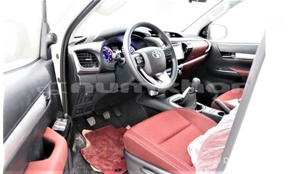 Buy Import Toyota Hilux White Car in Import - Dubai in Bumthang Buy Import Toyota Hilux White Car in Import - Dubai in Bumthang