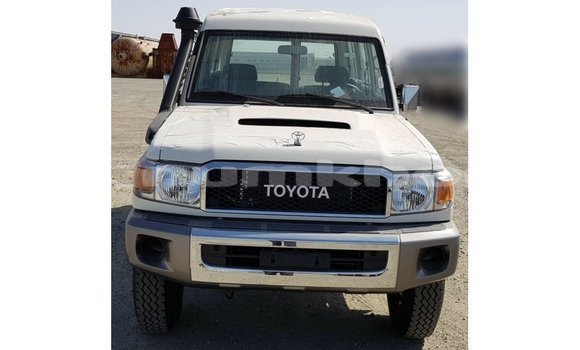 Buy Import Toyota Land Cruiser White Car in Import - Dubai in Bumthang Buy Import Toyota Land Cruiser White Car in Import - Dubai in Bumthang