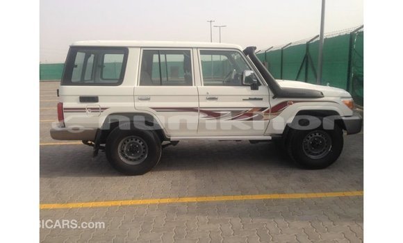 Buy Import Toyota Land Cruiser White Car in Import - Dubai in Bumthang Buy Import Toyota Land Cruiser White Car in Import - Dubai in Bumthang