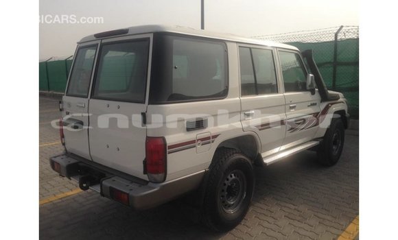 Buy Import Toyota Land Cruiser White Car in Import - Dubai in Bumthang Buy Import Toyota Land Cruiser White Car in Import - Dubai in Bumthang