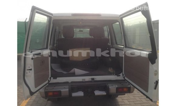 Buy Import Toyota Land Cruiser White Car in Import - Dubai in Bumthang Buy Import Toyota Land Cruiser White Car in Import - Dubai in Bumthang