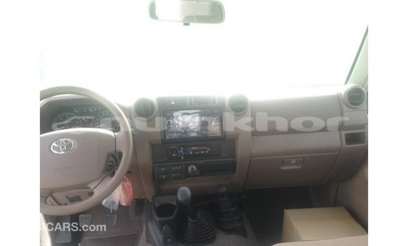 Buy Import Toyota Land Cruiser White Car in Import - Dubai in Bumthang Buy Import Toyota Land Cruiser White Car in Import - Dubai in Bumthang