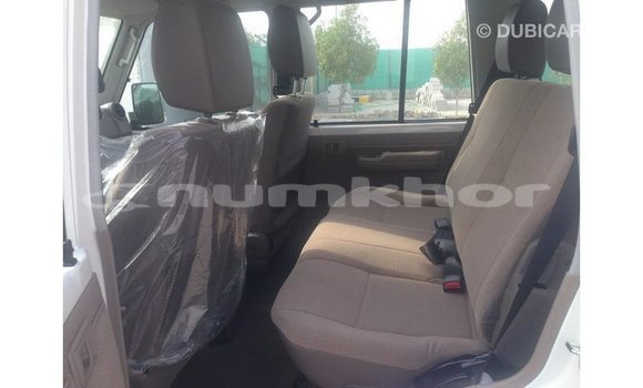 Buy Import Toyota Land Cruiser White Car in Import - Dubai in Bumthang Buy Import Toyota Land Cruiser White Car in Import - Dubai in Bumthang