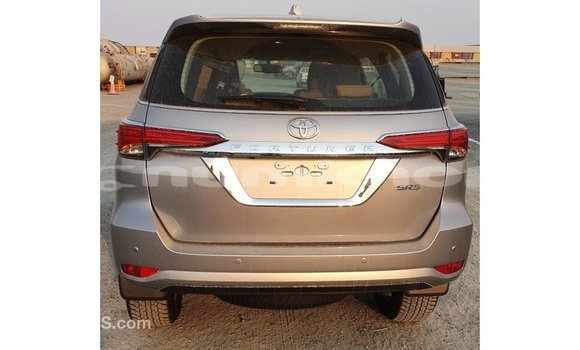 Buy Import Toyota Fortuner Other Car in Import - Dubai in Bumthang Buy Import Toyota Fortuner Other Car in Import - Dubai in Bumthang