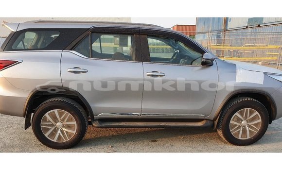 Buy Import Toyota Fortuner Other Car in Import - Dubai in Bumthang Buy Import Toyota Fortuner Other Car in Import - Dubai in Bumthang