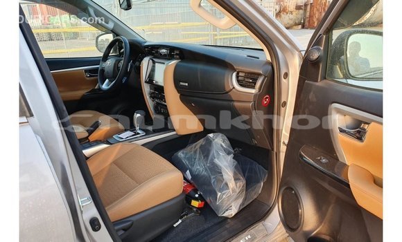 Buy Import Toyota Fortuner Other Car in Import - Dubai in Bumthang Buy Import Toyota Fortuner Other Car in Import - Dubai in Bumthang