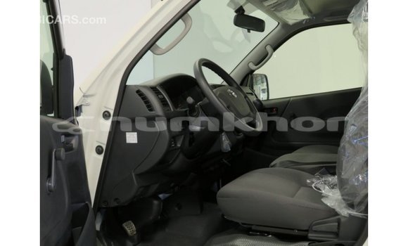 Buy Import Toyota Hiace White Car in Import - Dubai in Bumthang Buy Import Toyota Hiace White Car in Import - Dubai in Bumthang
