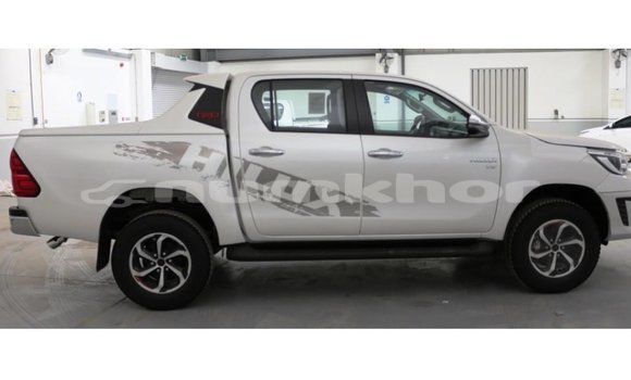 Buy Import Toyota Hilux White Car in Import - Dubai in Bumthang Buy Import Toyota Hilux White Car in Import - Dubai in Bumthang