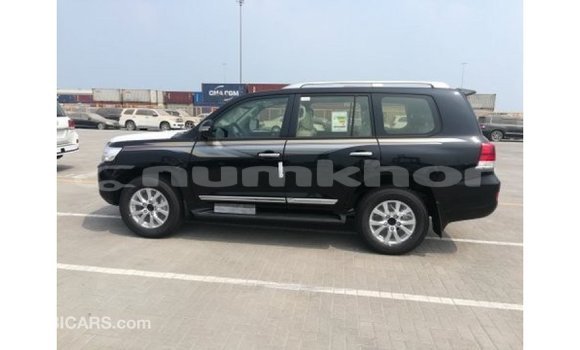 Buy Import Toyota Land Cruiser Black Car in Import - Dubai in Bumthang Buy Import Toyota Land Cruiser Black Car in Import - Dubai in Bumthang