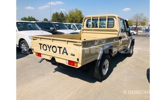 Buy Import Toyota Land Cruiser Beige Car in Import - Dubai in Bumthang Buy Import Toyota Land Cruiser Beige Car in Import - Dubai in Bumthang