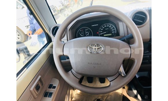 Buy Import Toyota Land Cruiser Beige Car in Import - Dubai in Bumthang Buy Import Toyota Land Cruiser Beige Car in Import - Dubai in Bumthang