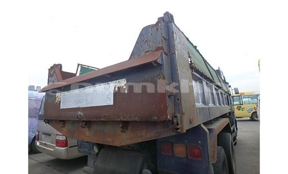 Buy Import Nissan Evalia Blue Truck in Import - Dubai in Bumthang Buy Import Nissan Evalia Blue Truck in Import - Dubai in Bumthang