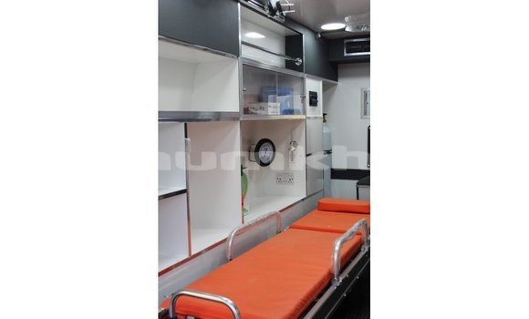 Buy Import Toyota Hiace White Car in Import - Dubai in Bumthang Buy Import Toyota Hiace White Car in Import - Dubai in Bumthang