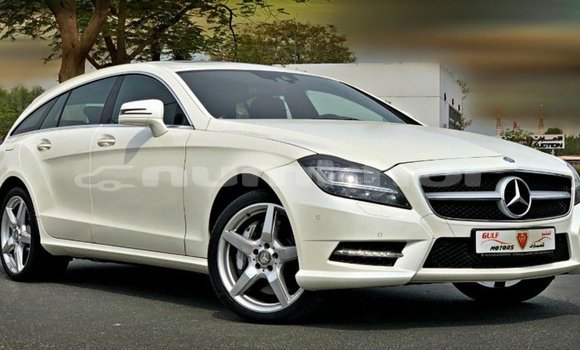 Buy Import Mercedes-Benz 190 White Car in Import - Dubai in Bumthang Buy Import Mercedes-Benz 190 White Car in Import - Dubai in Bumthang