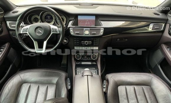 Buy Import Mercedes-Benz 190 White Car in Import - Dubai in Bumthang Buy Import Mercedes-Benz 190 White Car in Import - Dubai in Bumthang