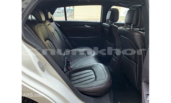 Buy Import Mercedes-Benz 190 White Car in Import - Dubai in Bumthang Buy Import Mercedes-Benz 190 White Car in Import - Dubai in Bumthang